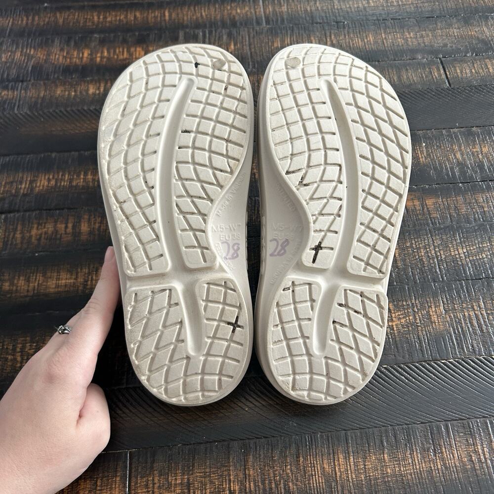 OOFOS OOcloog Recovery Clog Sandals Limited Edition Sahara Gold Camo Women's 7 - Picture 7 of 12